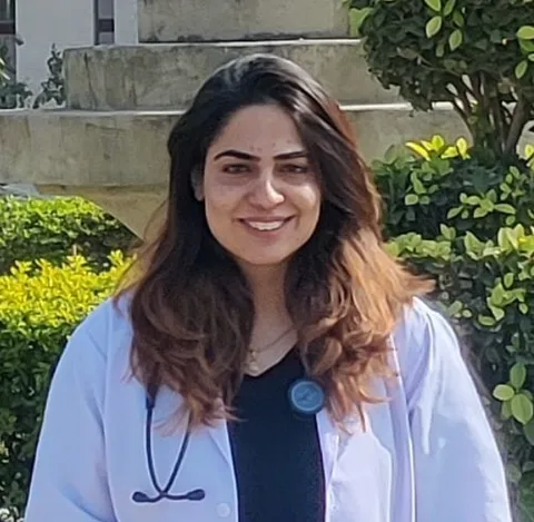 Dr. Navida Batra - Berst Intervantional Cardiologist in Delhi NCR Dr. Navida Batra - Berst Intervantional Cardiologist in Delhi NCR | Krystle By Bartras Clnic